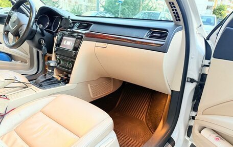 Skoda Superb III рестайлинг, 2012 год, 1 200 000 рублей, 12 фотография