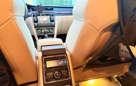 Skoda Superb III рестайлинг, 2012 год, 1 200 000 рублей, 13 фотография