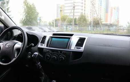 Toyota Hilux VII, 2014 год, 2 401 000 рублей, 14 фотография