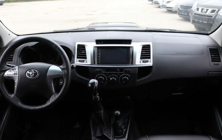 Toyota Hilux VII, 2014 год, 2 401 000 рублей, 15 фотография