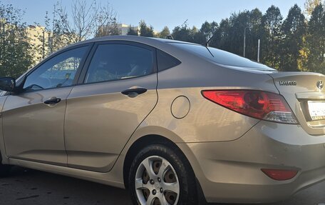 Hyundai Solaris II рестайлинг, 2011 год, 750 000 рублей, 5 фотография