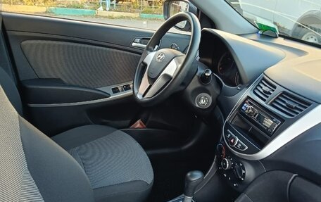 Hyundai Solaris II рестайлинг, 2011 год, 750 000 рублей, 3 фотография