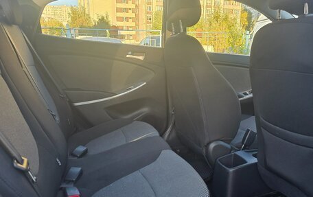 Hyundai Solaris II рестайлинг, 2011 год, 750 000 рублей, 14 фотография