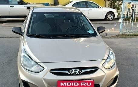 Hyundai Solaris II рестайлинг, 2011 год, 750 000 рублей, 2 фотография