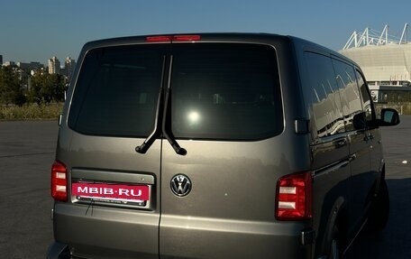 Volkswagen Caravelle T6 рестайлинг, 2018 год, 3 735 000 рублей, 6 фотография
