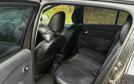 Renault Sandero II рестайлинг, 2016 год, 800 000 рублей, 1 фотография