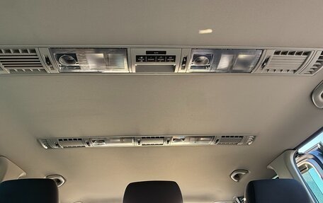 Volkswagen Caravelle T6 рестайлинг, 2018 год, 3 735 000 рублей, 26 фотография