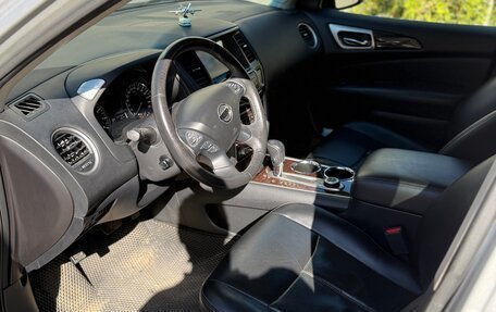 Nissan Pathfinder, 2015 год, 1 800 000 рублей, 5 фотография