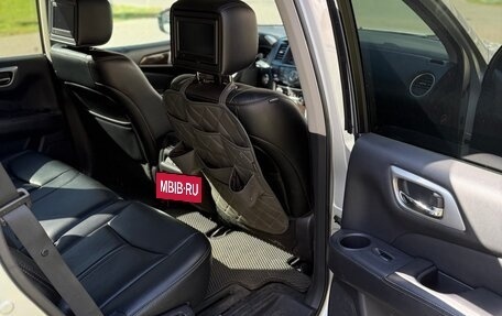 Nissan Pathfinder, 2015 год, 1 800 000 рублей, 2 фотография