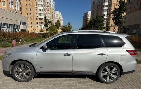 Nissan Pathfinder, 2015 год, 1 800 000 рублей, 10 фотография