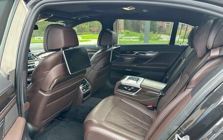BMW 7 серия, 2017 год, 3 100 000 рублей, 26 фотография