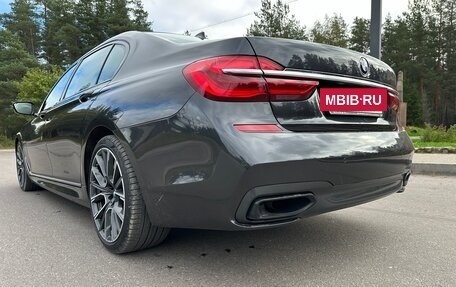 BMW 7 серия, 2017 год, 3 100 000 рублей, 38 фотография