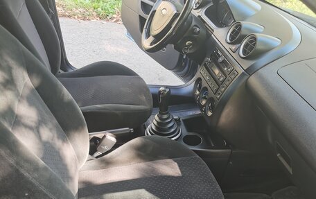 Ford Fiesta, 2005 год, 255 000 рублей, 13 фотография