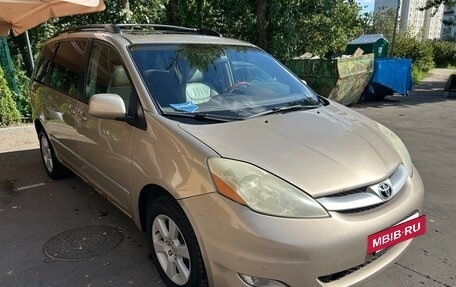 Toyota Sienna II рестайлинг, 2006 год, 1 200 000 рублей, 2 фотография