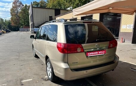 Toyota Sienna II рестайлинг, 2006 год, 1 200 000 рублей, 4 фотография