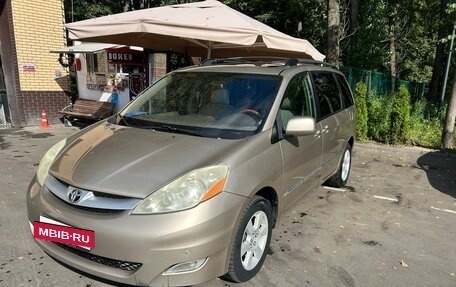Toyota Sienna II рестайлинг, 2006 год, 1 200 000 рублей, 5 фотография
