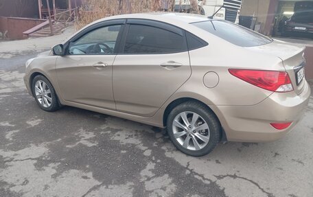Hyundai Solaris II рестайлинг, 2014 год, 1 100 000 рублей, 3 фотография