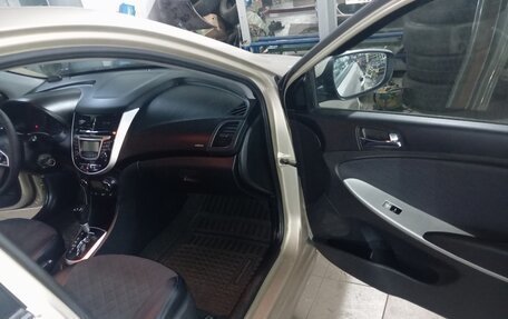 Hyundai Solaris II рестайлинг, 2014 год, 1 100 000 рублей, 10 фотография