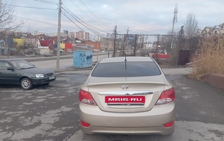 Hyundai Solaris II рестайлинг, 2014 год, 1 100 000 рублей, 4 фотография