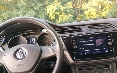 Volkswagen Touran III, 2018 год, 1 430 000 рублей, 1 фотография