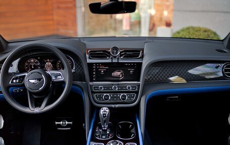 Bentley Bentayga I, 2025 год, 41 500 000 рублей, 17 фотография
