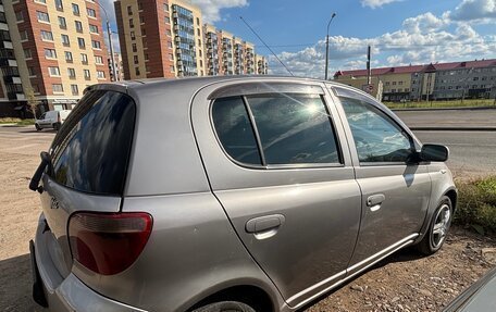 Toyota Vitz, 2001 год, 420 000 рублей, 3 фотография