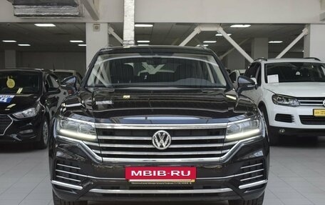 Volkswagen Touareg III, 2018 год, 4 650 000 рублей, 2 фотография