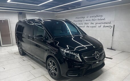Mercedes-Benz V-Класс, 2023 год, 11 199 999 рублей, 4 фотография
