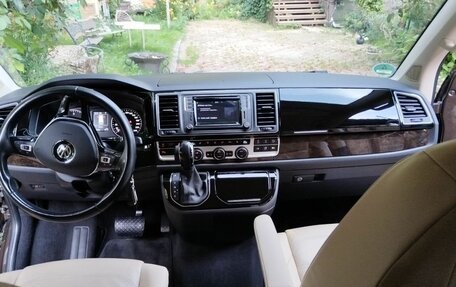 Volkswagen Multivan T6 рестайлинг, 2018 год, 4 600 000 рублей, 15 фотография