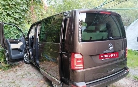 Volkswagen Multivan T6 рестайлинг, 2018 год, 4 600 000 рублей, 10 фотография