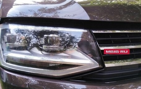 Volkswagen Multivan T6 рестайлинг, 2018 год, 4 600 000 рублей, 19 фотография