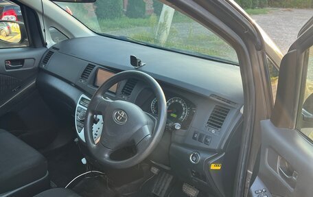 Toyota ISis I, 2012 год, 1 450 000 рублей, 14 фотография
