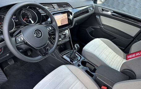 Volkswagen Touran III, 2021 год, 3 050 000 рублей, 4 фотография