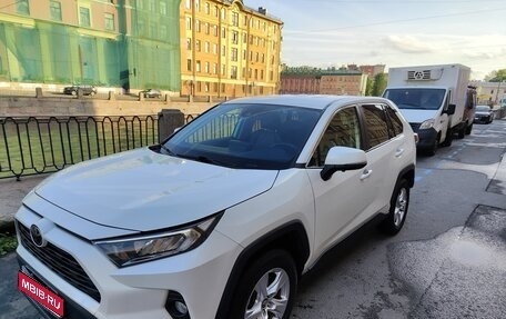 Toyota RAV4, 2020 год, 2 999 999 рублей, 1 фотография
