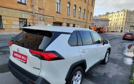 Toyota RAV4, 2020 год, 2 999 999 рублей, 4 фотография
