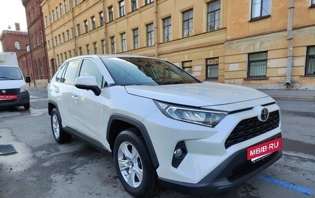 Toyota RAV4, 2020 год, 2 999 999 рублей, 5 фотография