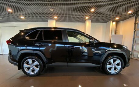 Toyota RAV4, 2020 год, 2 840 000 рублей, 2 фотография