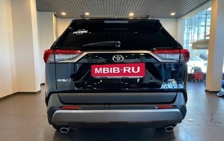 Toyota RAV4, 2020 год, 2 840 000 рублей, 4 фотография