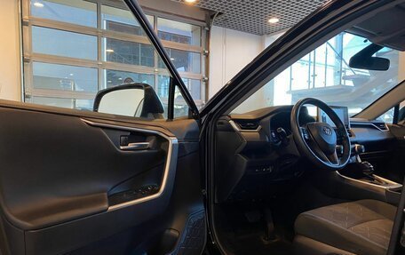 Toyota RAV4, 2020 год, 2 840 000 рублей, 21 фотография