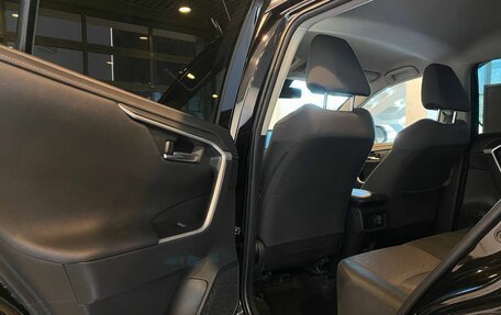 Toyota RAV4, 2020 год, 2 840 000 рублей, 24 фотография