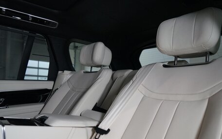 Land Rover Range Rover IV рестайлинг, 2025 год, 27 990 000 рублей, 30 фотография