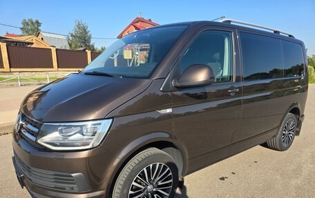 Volkswagen Multivan T6 рестайлинг, 2015 год, 3 200 000 рублей, 3 фотография