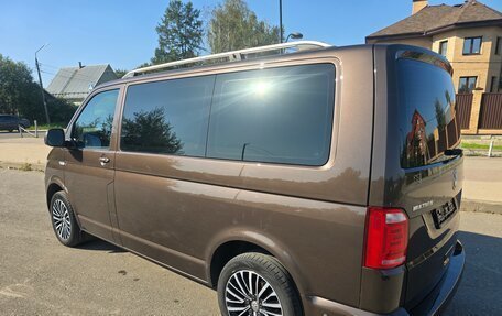 Volkswagen Multivan T6 рестайлинг, 2015 год, 3 200 000 рублей, 5 фотография