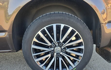 Volkswagen Multivan T6 рестайлинг, 2015 год, 3 200 000 рублей, 11 фотография