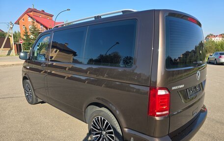 Volkswagen Multivan T6 рестайлинг, 2015 год, 3 200 000 рублей, 16 фотография