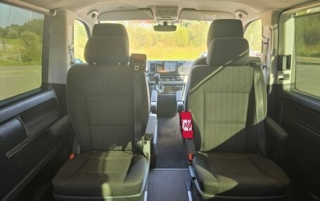 Volkswagen Multivan T6 рестайлинг, 2015 год, 3 200 000 рублей, 18 фотография