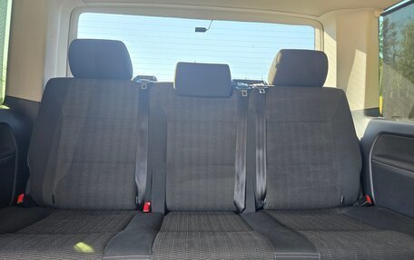 Volkswagen Multivan T6 рестайлинг, 2015 год, 3 200 000 рублей, 23 фотография