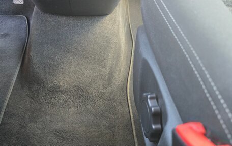 Volkswagen Multivan T6 рестайлинг, 2015 год, 3 200 000 рублей, 24 фотография