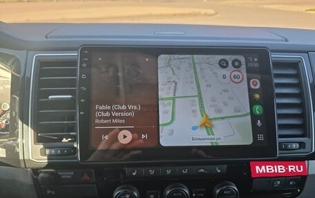 Volkswagen Multivan T6 рестайлинг, 2015 год, 3 200 000 рублей, 19 фотография