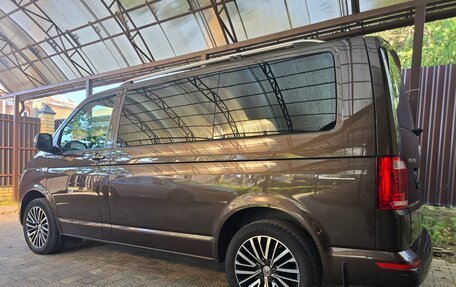Volkswagen Multivan T6 рестайлинг, 2015 год, 3 200 000 рублей, 29 фотография